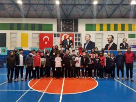 Denizli’de dart turnuvası düzenledi