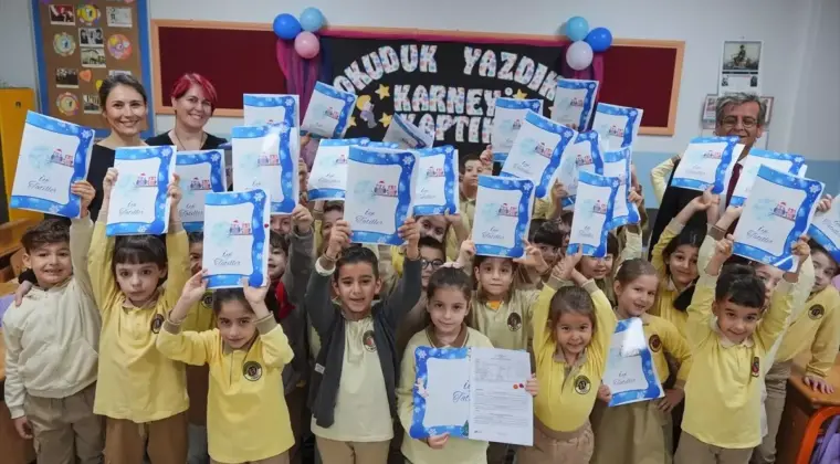 İzmir, Uşak, Denizli ve Aydın’da Öğrenciler Karne Heyecanı Yaşadı