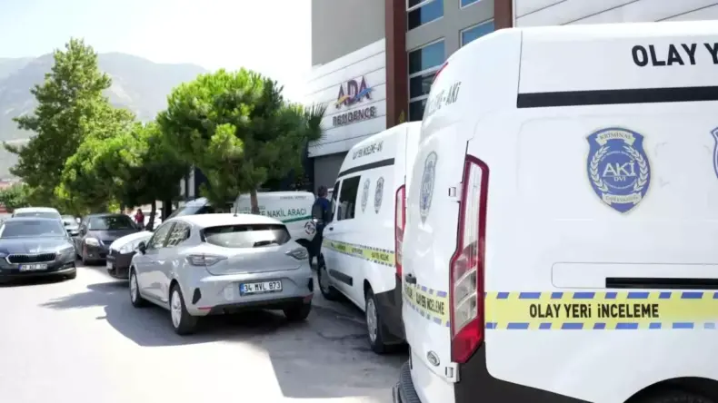Denizli’de polis memuru kaldığı apartta intihar etti